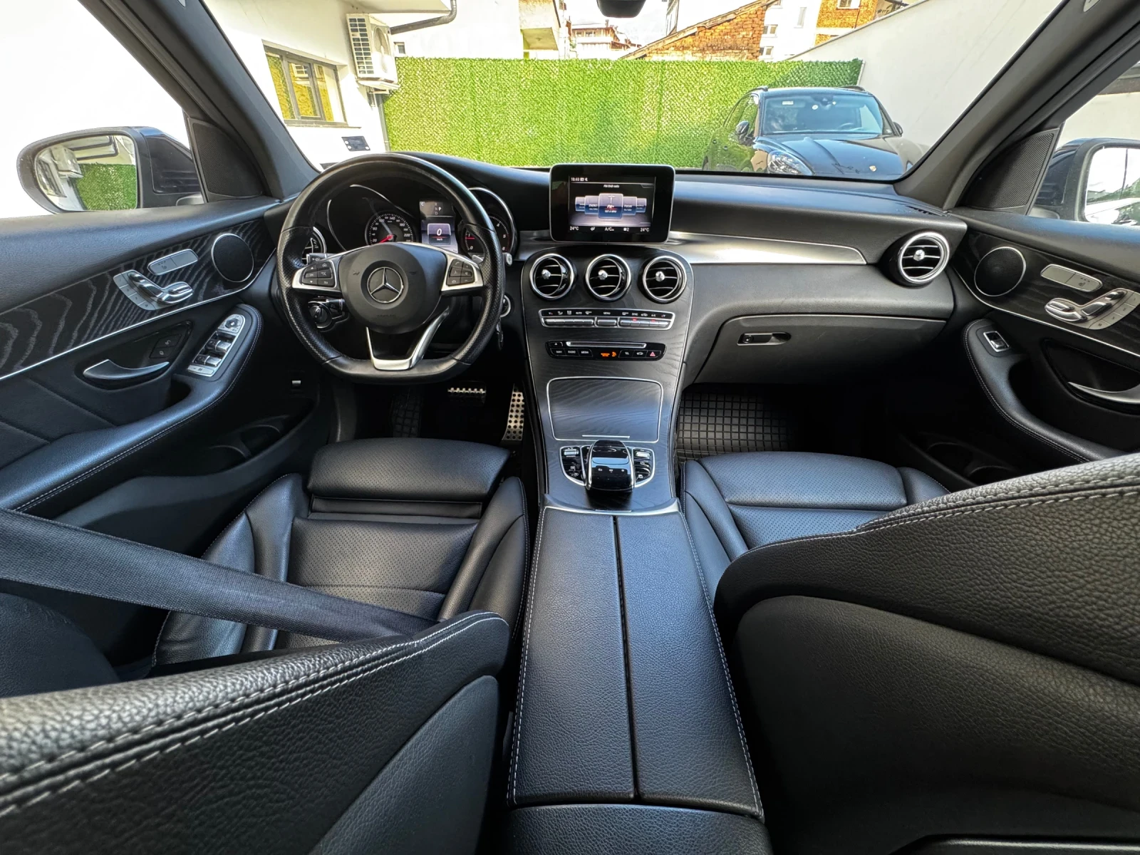 Mercedes-Benz GLC 250 9G/Реални КМ/Германия/AMG/Памет/Камера/Дистроник/, снимка 9 - Автомобили и джипове - 54682453