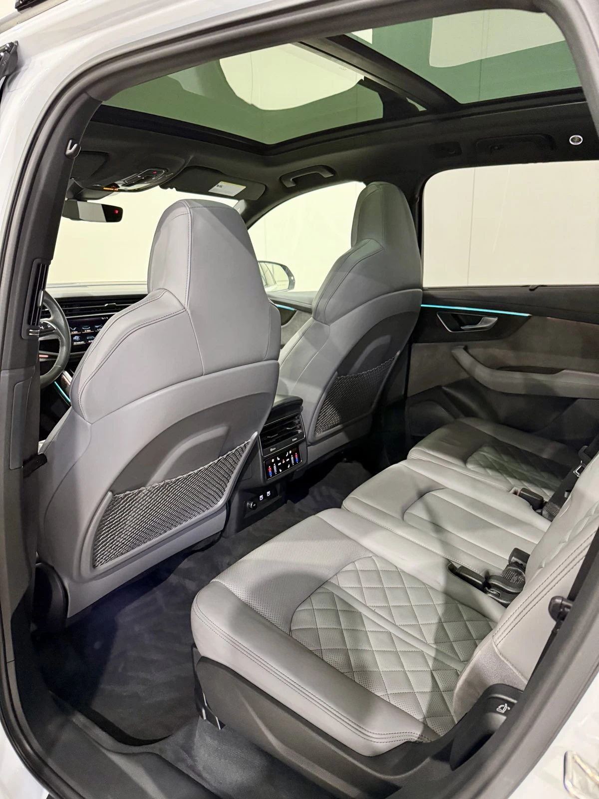 Audi SQ7 40T 507кс Black Optic, снимка 10 - Автомобили и джипове - 53973809
