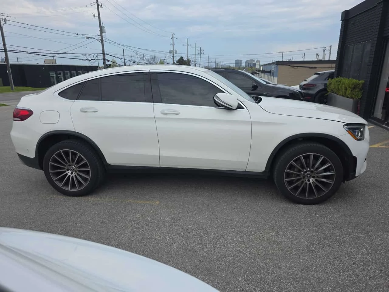 Mercedes-Benz GLC 300 COUPE AMG/ПАНОРАМА/360/ПОДГРЕВИ, снимка 4 - Автомобили и джипове - 54493912