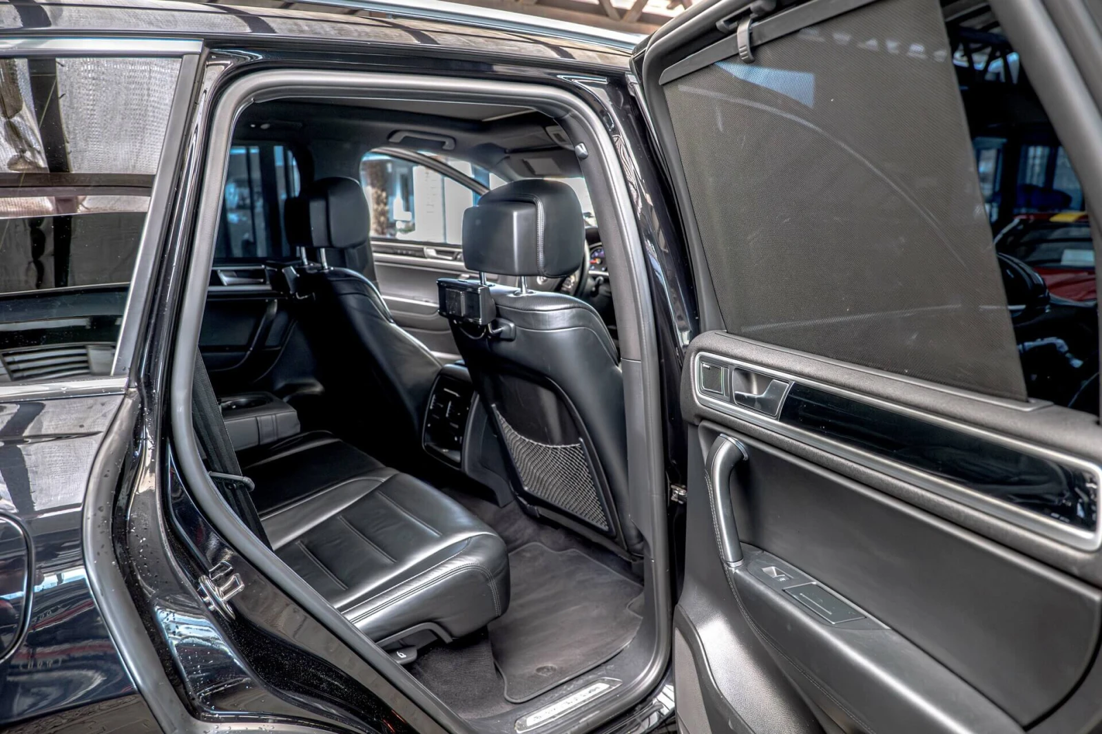 VW Touareg 3.0TDI/Terrain-Tech/Обдухване/dYnaudio/Пано/Камера, снимка 10 - Автомобили и джипове - 54510999