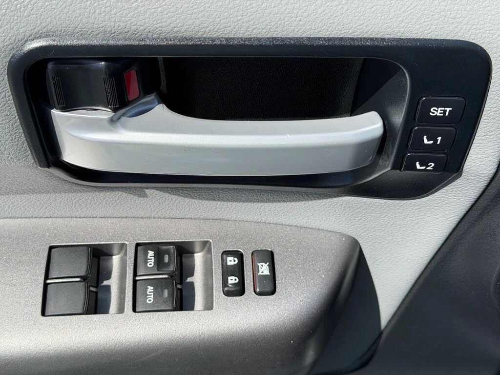 Toyota Sequoia LIMITED* 5.7* V8* �������* ������* ������ | Mobile.bg � ����������� 8