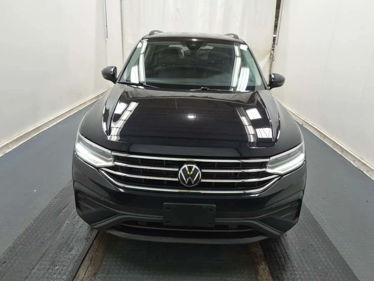 VW Tiguan COMFORTLINE/CARFAX/ФИНАНСИРАНЕ, снимка 6 - Автомобили и джипове - 54860264