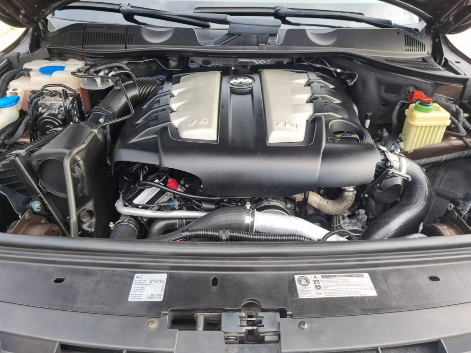 VW Touareg 3.0Tdi 4x4, снимка 12 - Автомобили и джипове - 55102312