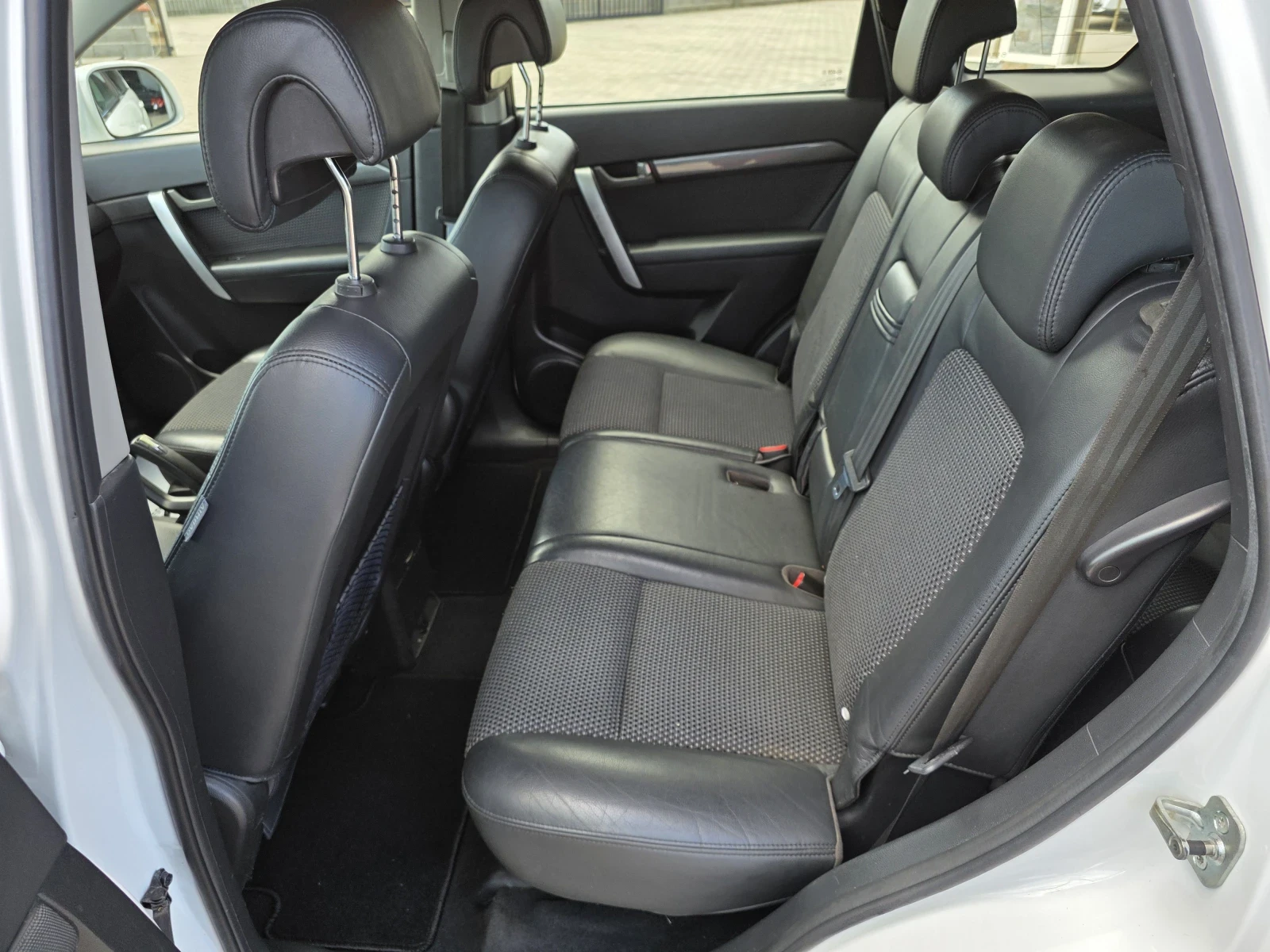 Chevrolet Captiva 2.0VCDTI 7местна, снимка 12 - Автомобили и джипове - 55362362