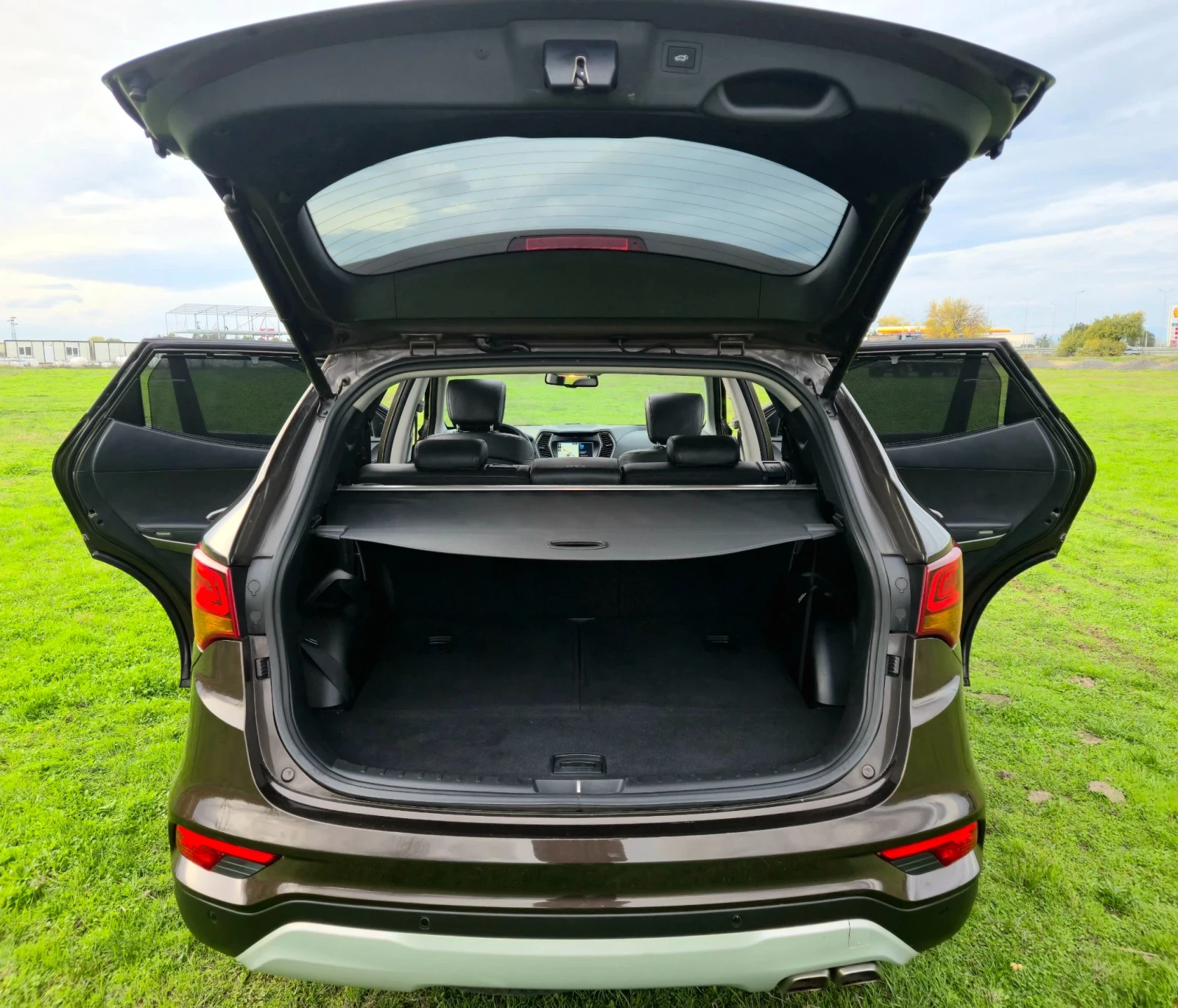 Hyundai Santa fe FULL 2.2CRDI 4WD PREMIUМ З6О* КАМЕРИ, снимка 9 - Автомобили и джипове - 56512213