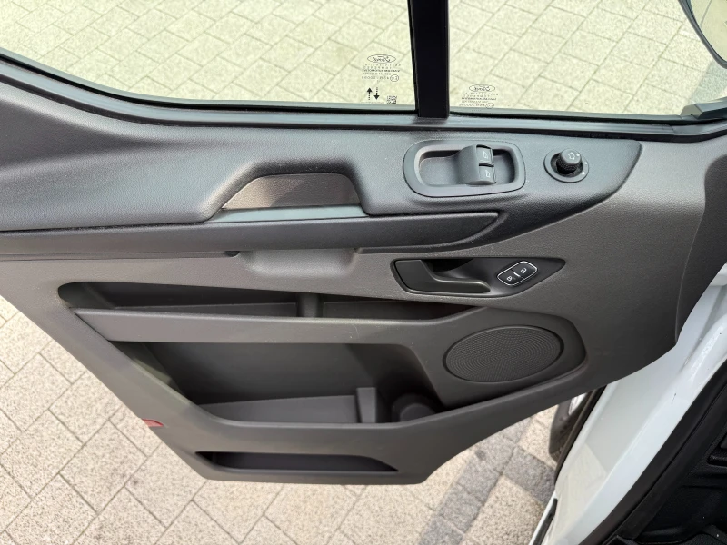Ford Transit Custom 2.0TDCI 9-местен Клима Euro 6D , снимка 15 - Бусове и автобуси - 52133425