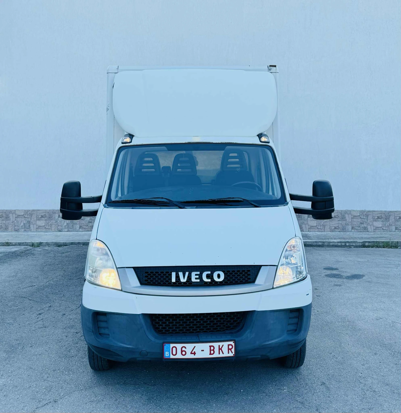 Iveco Daily Фургон с бадащ борд и странична врата 3.0 тди  - изображение 2