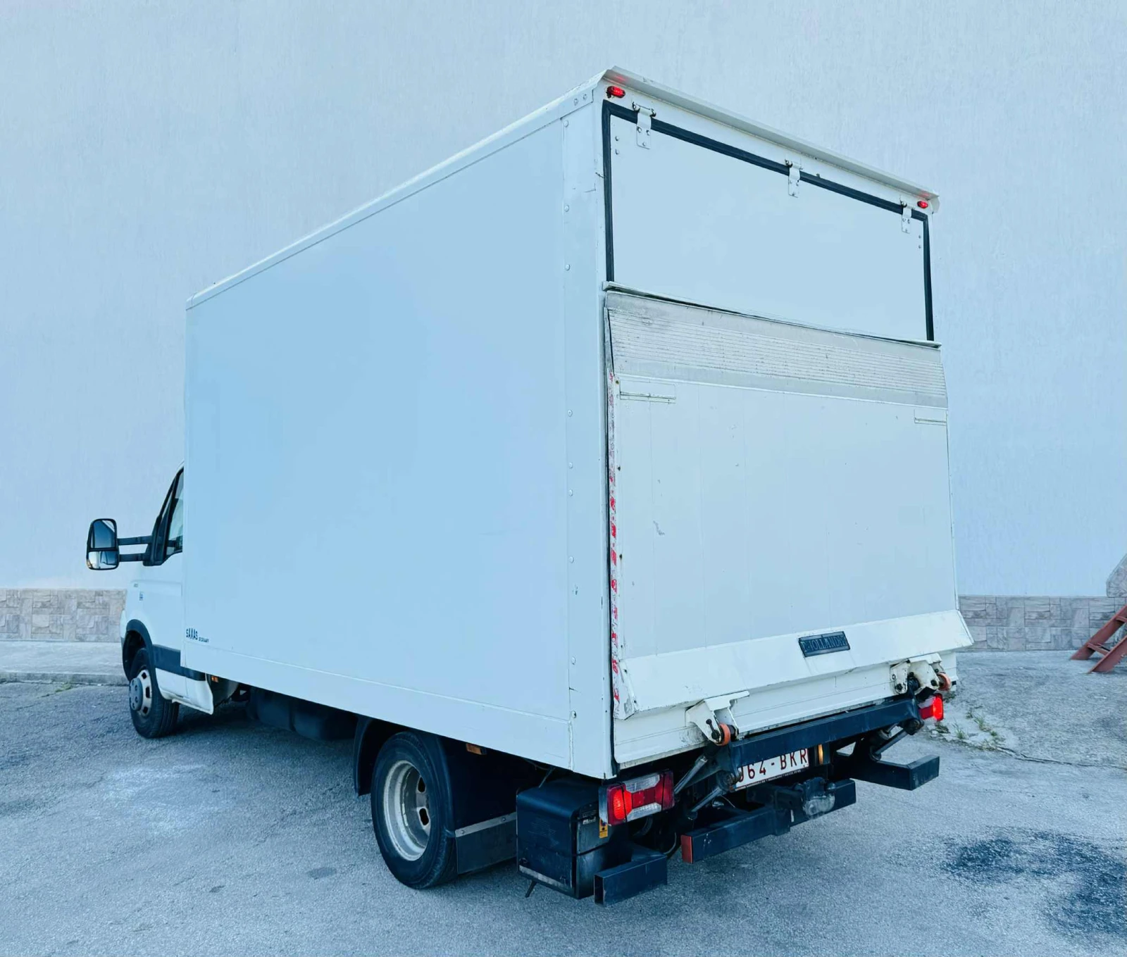 Iveco Daily Фургон с бадащ борд и странична врата 3.0 тди  - изображение 4