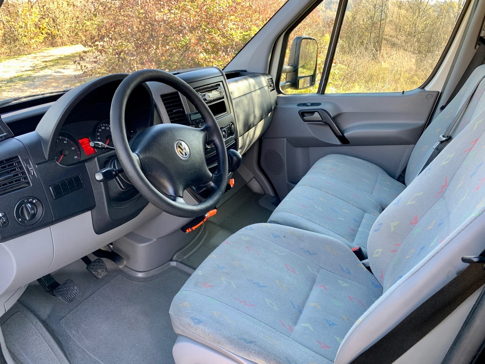 VW Crafter 4.30м.* Климатик* Темпомат* Двойна гума, снимка 11 - Бусове и автобуси - 55177694