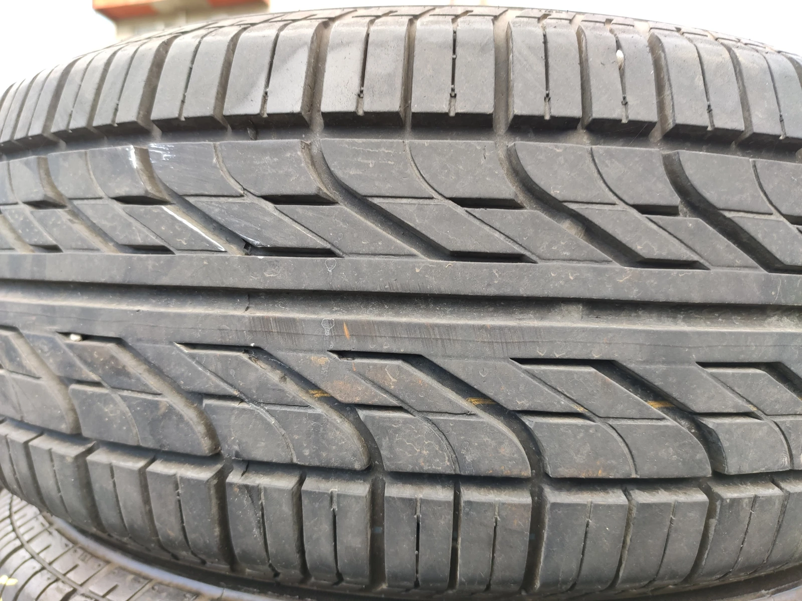 Гуми Летни 205/60R15, снимка 3 - Гуми и джанти - 55581357