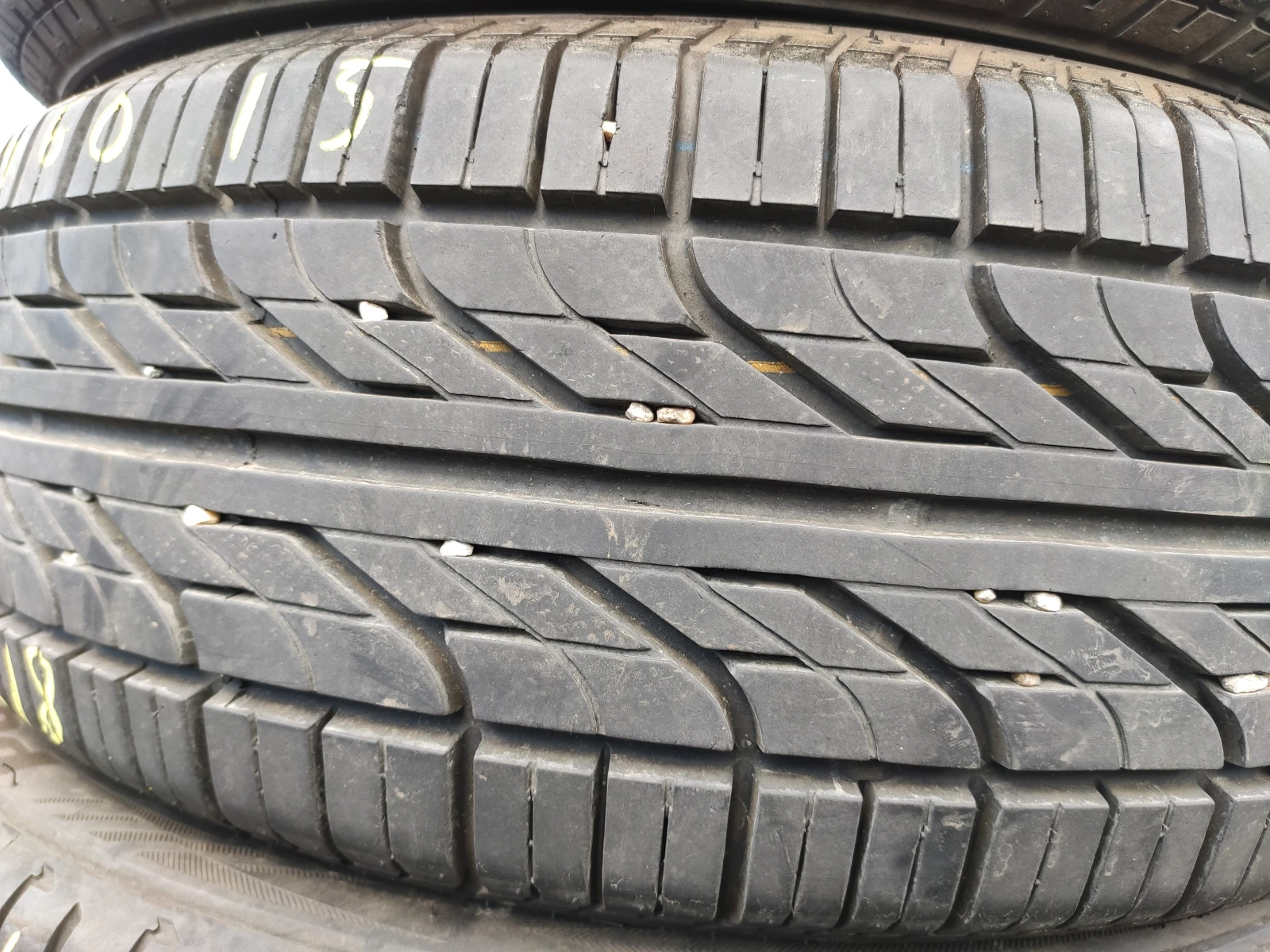 Гуми Летни 205/60R15, снимка 2 - Гуми и джанти - 55581357