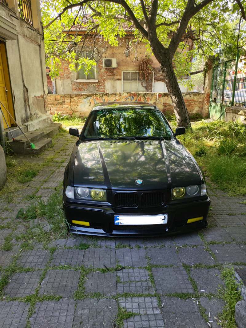 BMW 318 1.8is, снимка 1 - Автомобили и джипове - 45525252