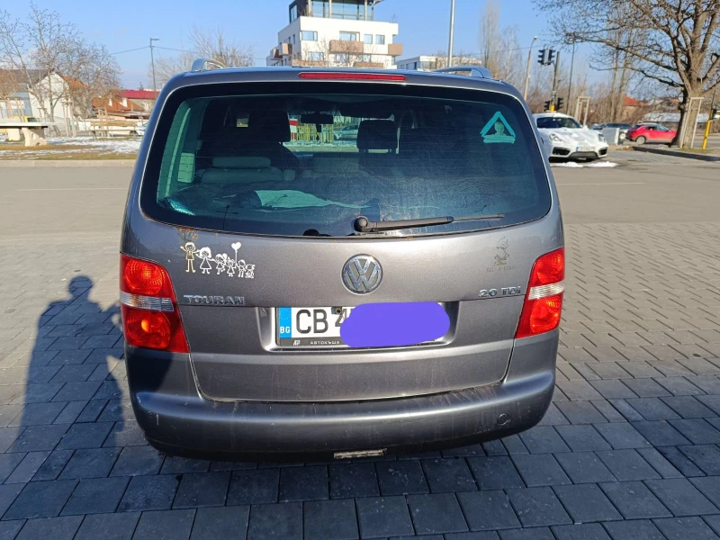 VW Touran, снимка 2 - Автомобили и джипове - 47137381