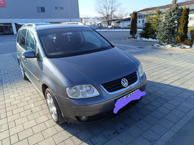 VW Touran, снимка 3 - Автомобили и джипове - 47137381