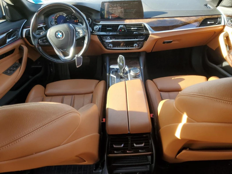 BMW 530 xDrive * Подгрев * Надуване * Кожа, снимка 8 - Автомобили и джипове - 48754030