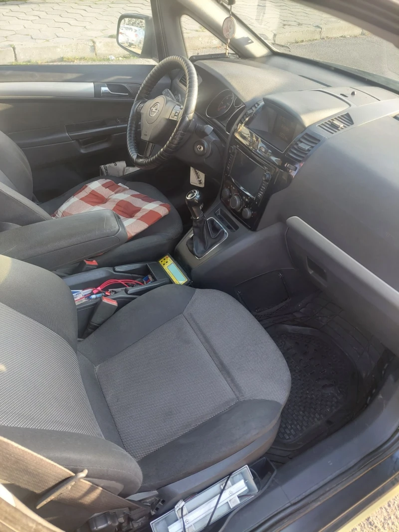 Opel Zafira 1.7, снимка 5 - Автомобили и джипове - 52270298