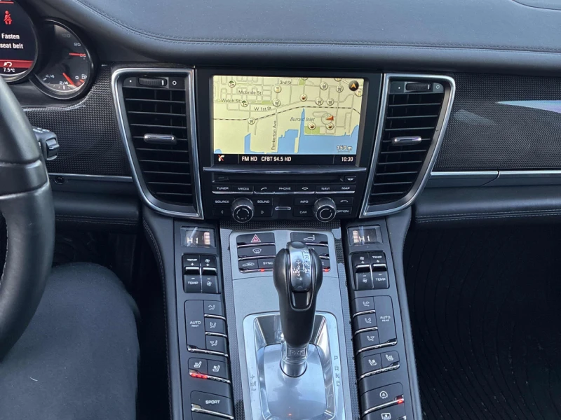 Porsche Panamera CARFAX* АВТОФИНАНСИРАНЕ* БЕЗ ПЪРВОНАЧАЛНА ВНОСКА* , снимка 8 - Автомобили и джипове - 52946077
