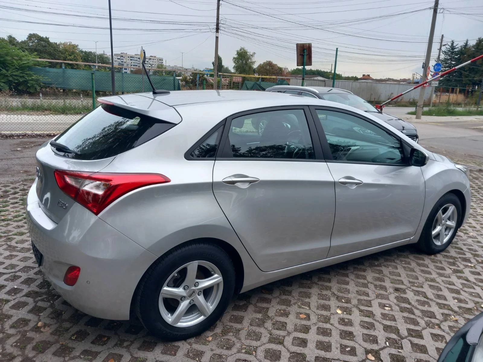 Hyundai I30 !!! 1.4benzin !!! Navi !!! Evro 6!!! - изображение 4