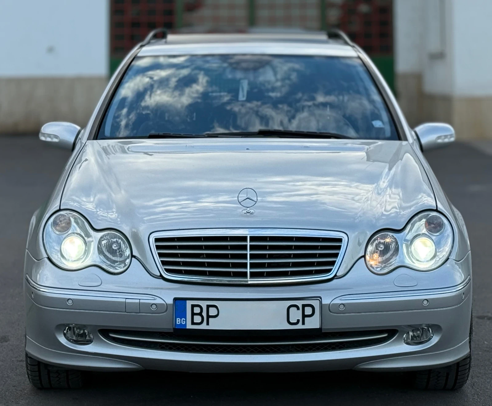 Mercedes-Benz C 320 3.2i 218к.с. * ГАЗ* 4-MATIC - изображение 2