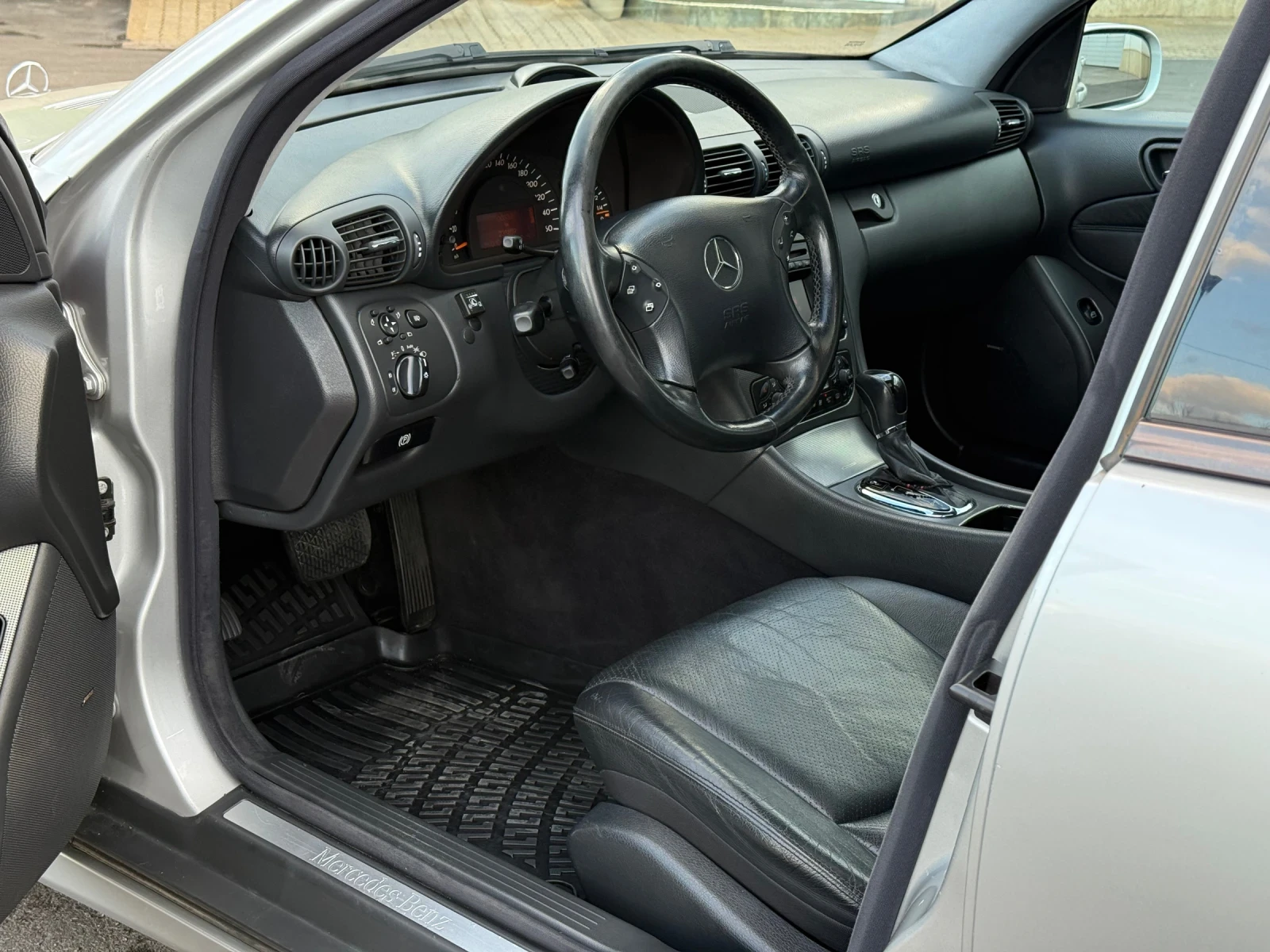 Mercedes-Benz C 320 3.2i 218к.с. * ГАЗ* 4-MATIC - изображение 8