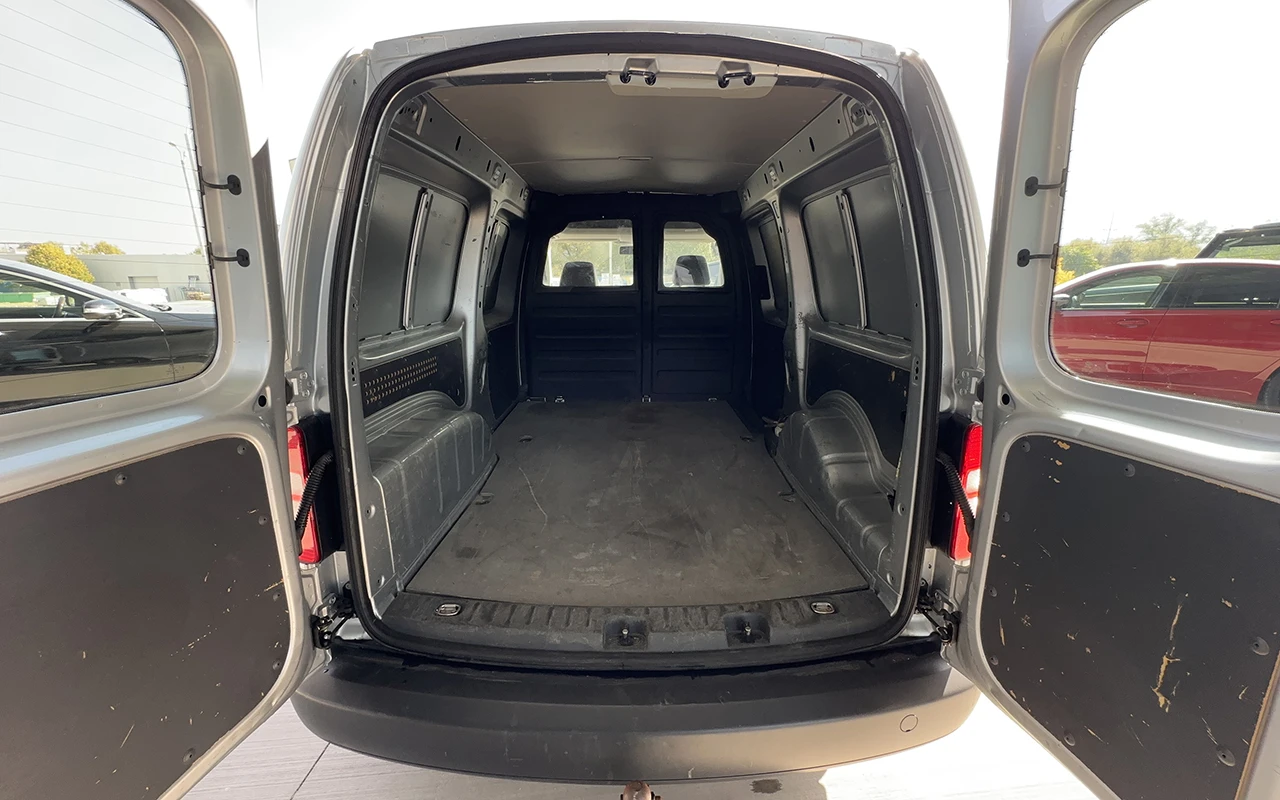 VW Caddy Maxi 1.6 TDI Panel Van - изображение 8