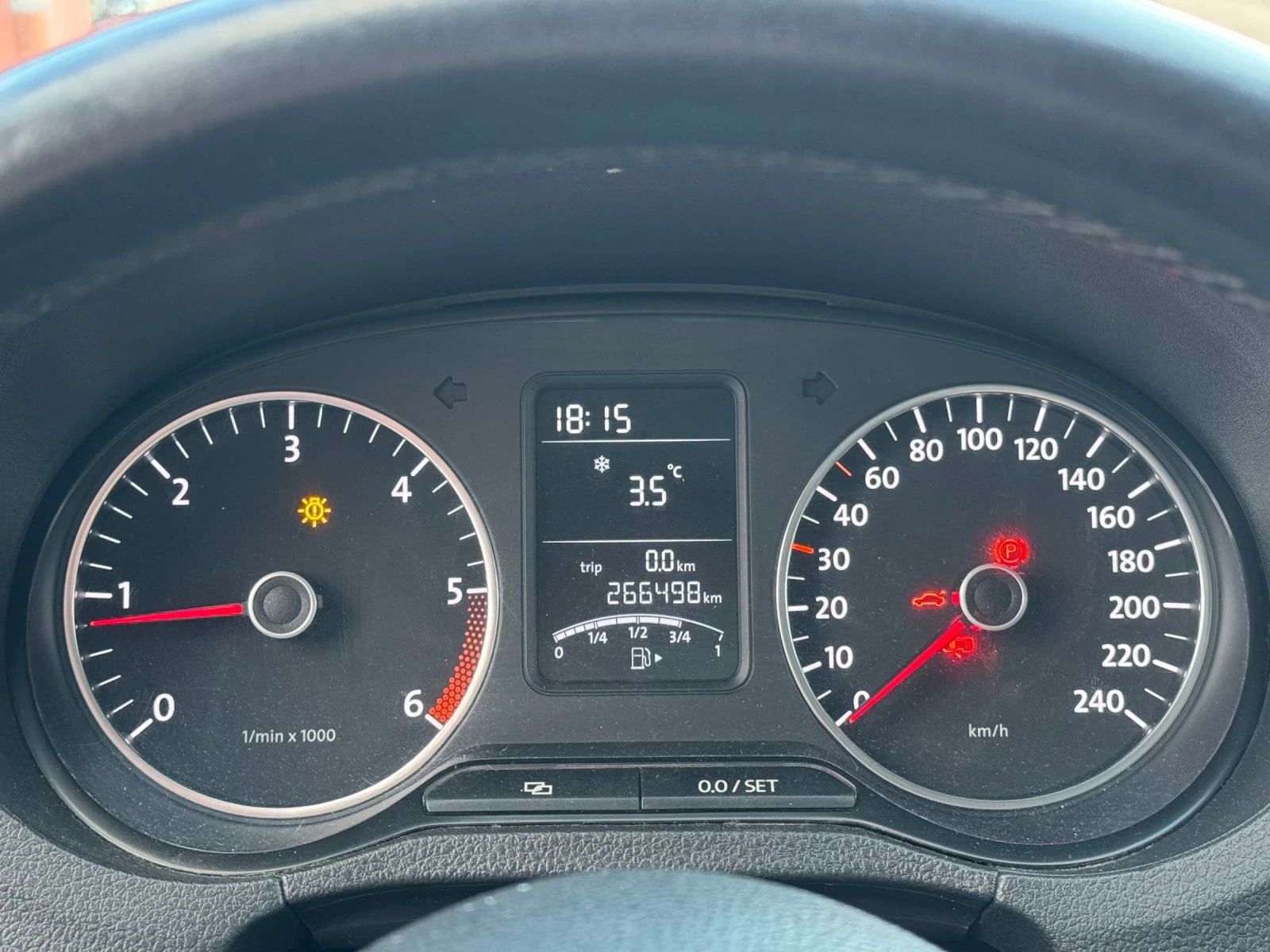 VW Polo 1.2 TDI BlueMotion | Климатик | CarPlay | Камера - изображение 9