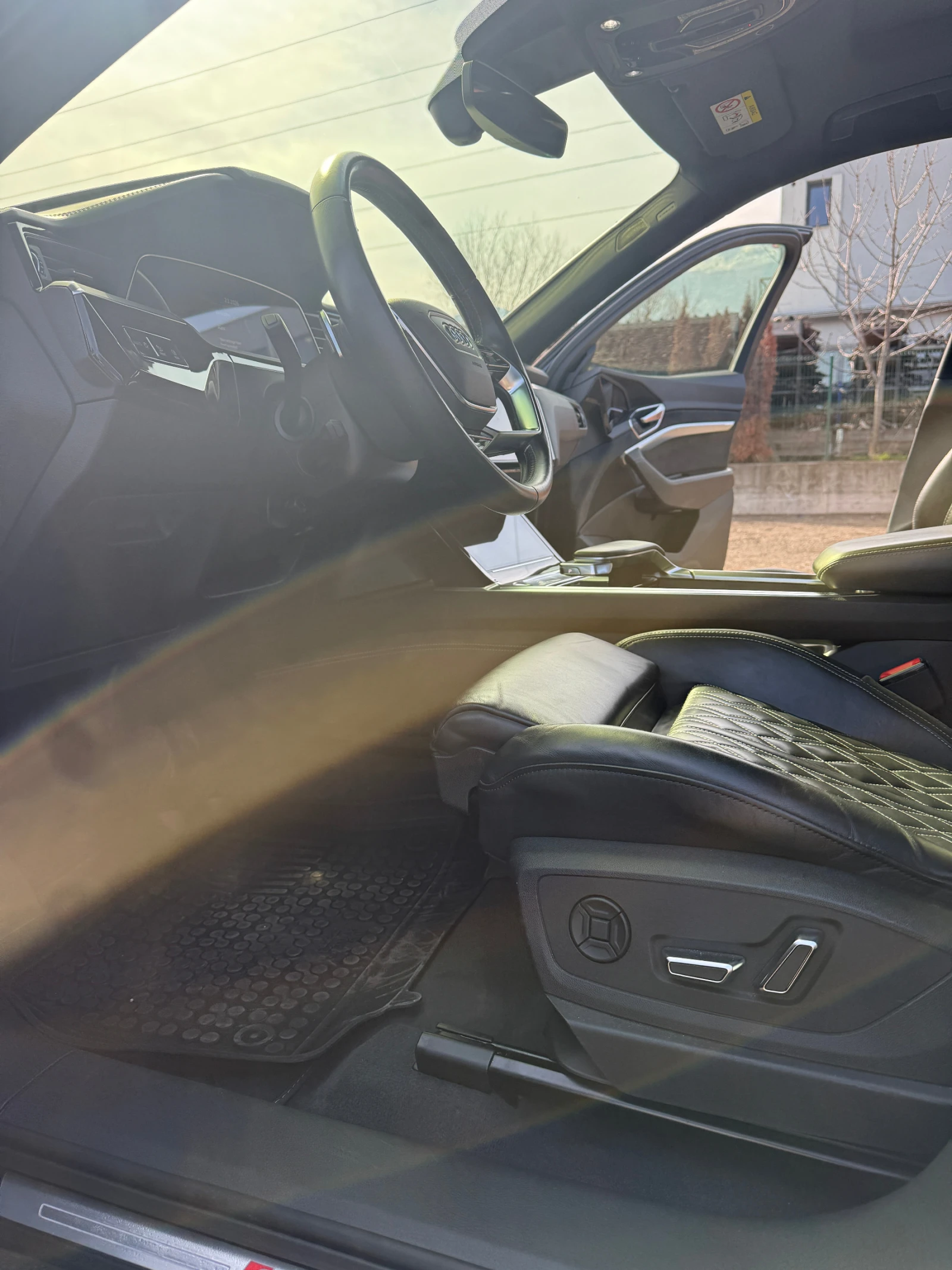 Audi E-Tron Q8 Sportback, снимка 12 - Автомобили и джипове - 53721886