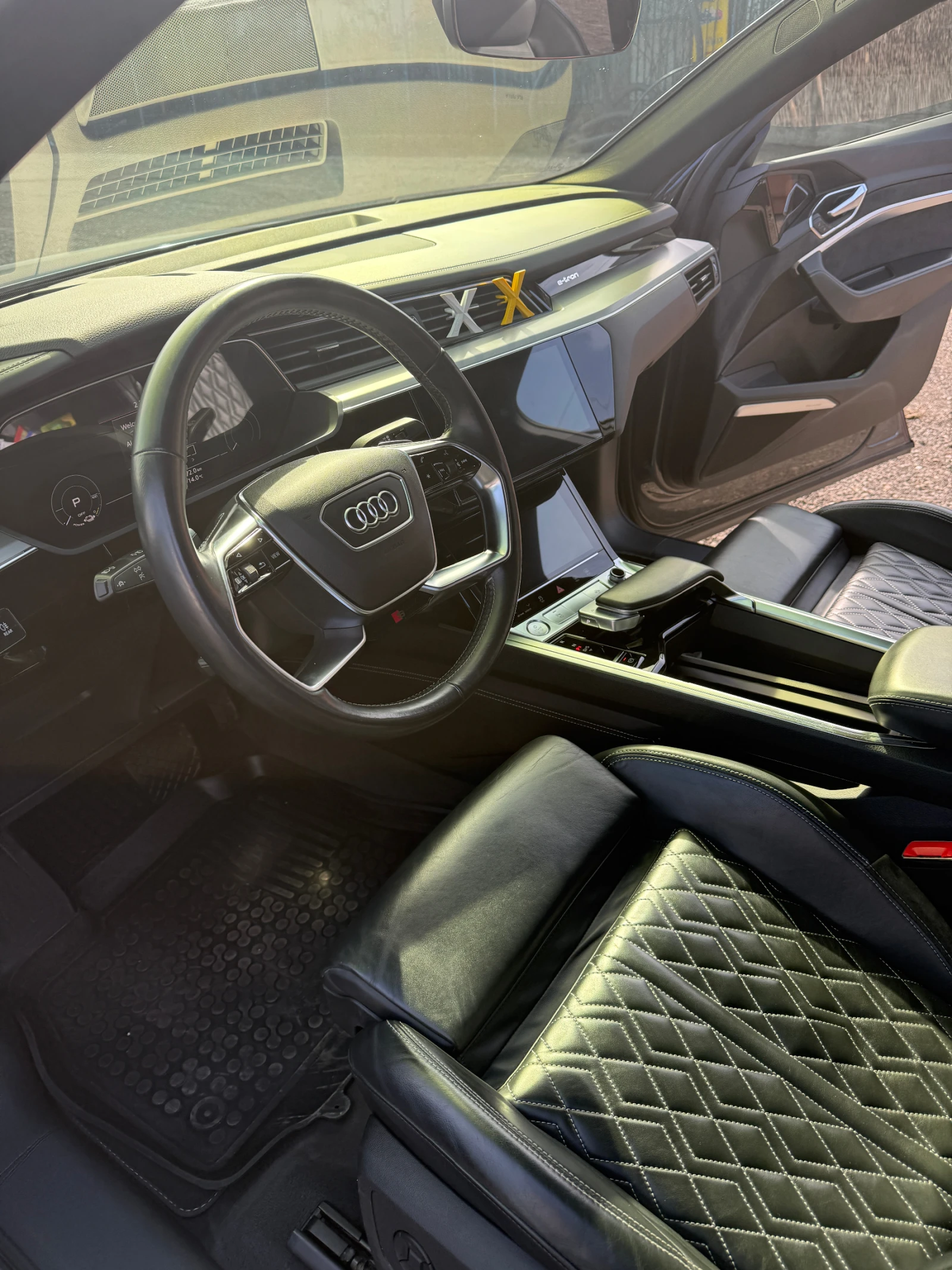 Audi E-Tron Q8 Sportback, снимка 13 - Автомобили и джипове - 53721886