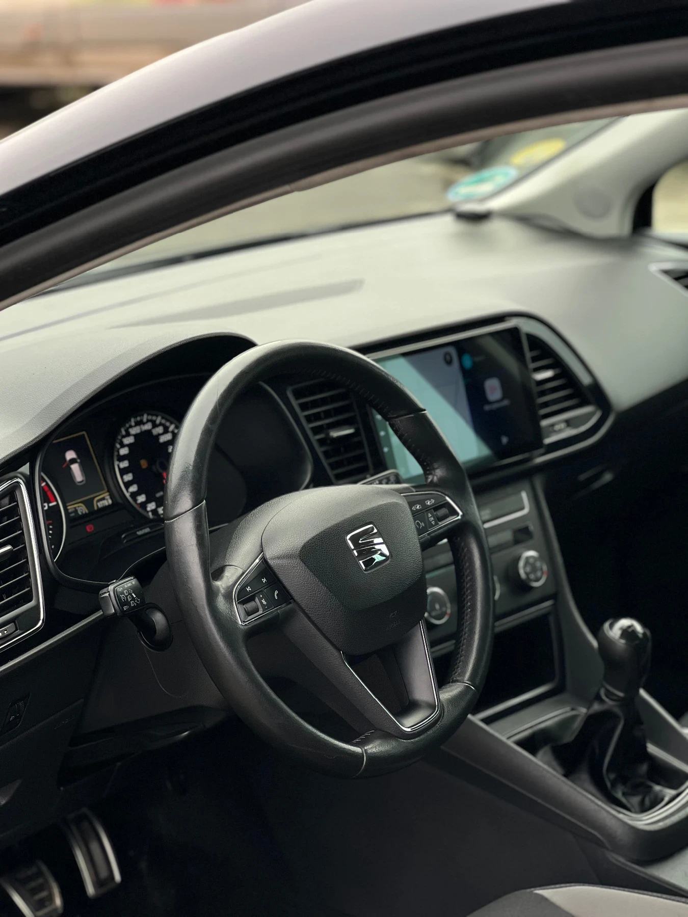 Seat Leon ST 1.6TDI 110кс , снимка 9 - Автомобили и джипове - 53938383