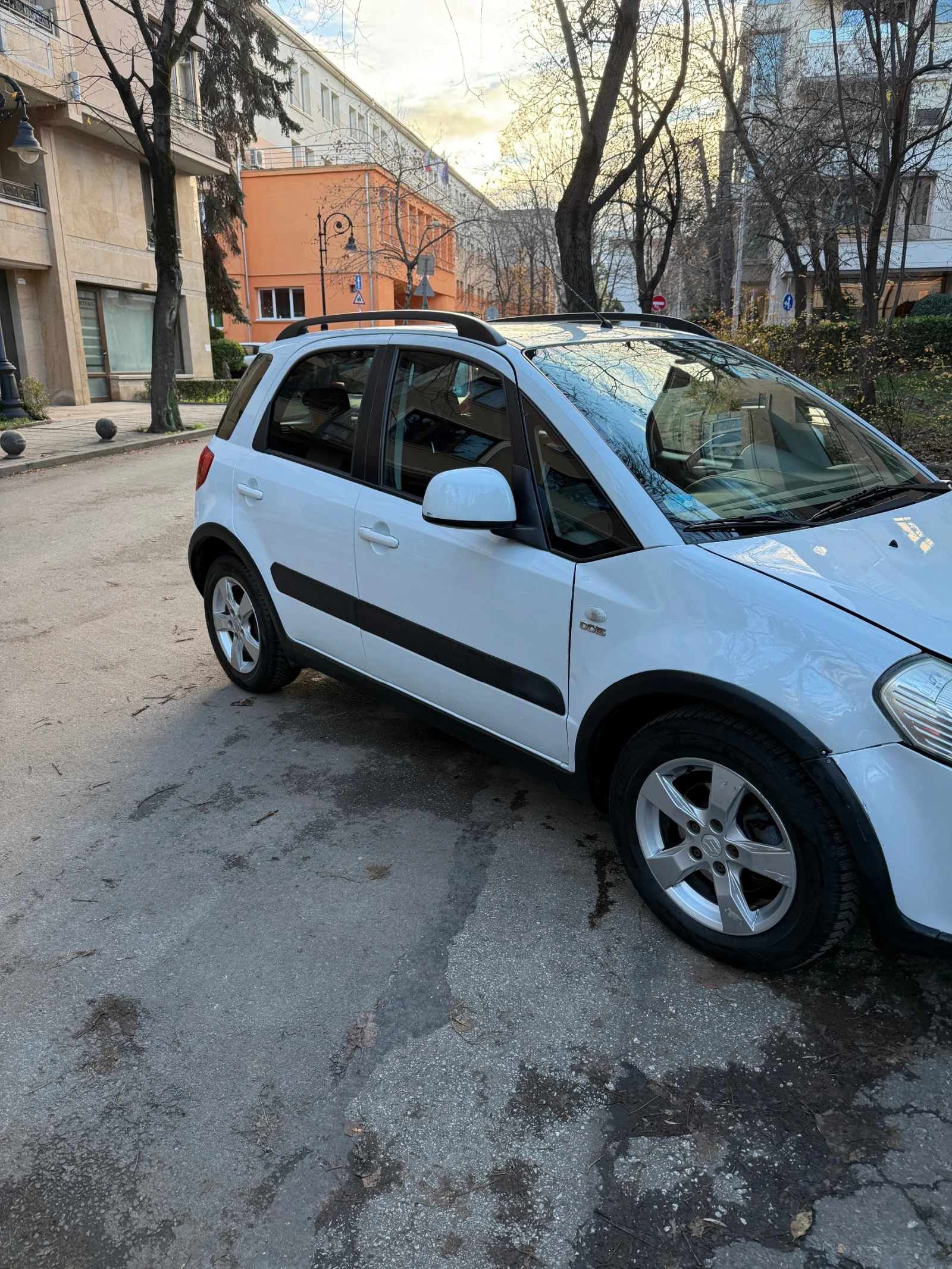 Suzuki SX4, снимка 4 - Автомобили и джипове - 54382859