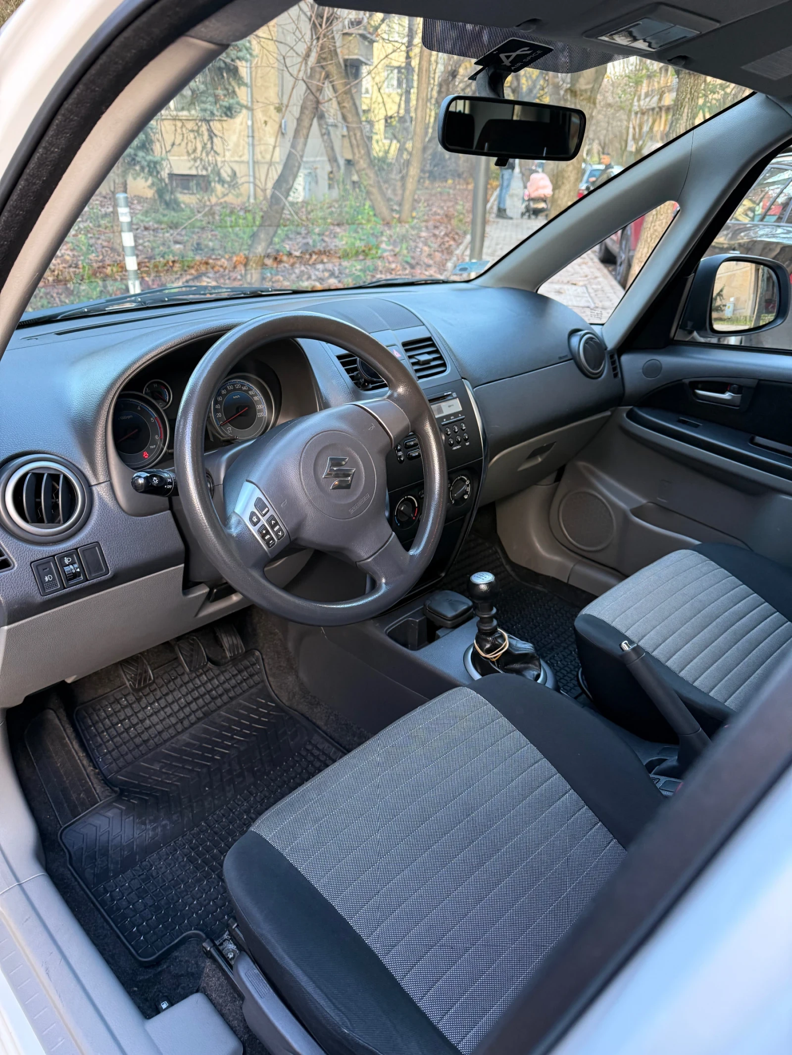 Suzuki SX4, снимка 6 - Автомобили и джипове - 54382859