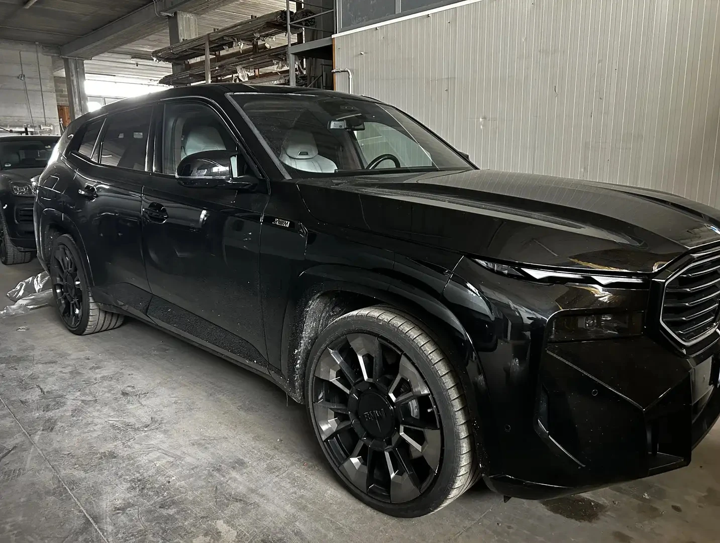 BMW XM 4.4 V8 Plug-in Hybrid xDrive, снимка 3 - Автомобили и джипове - 54736461