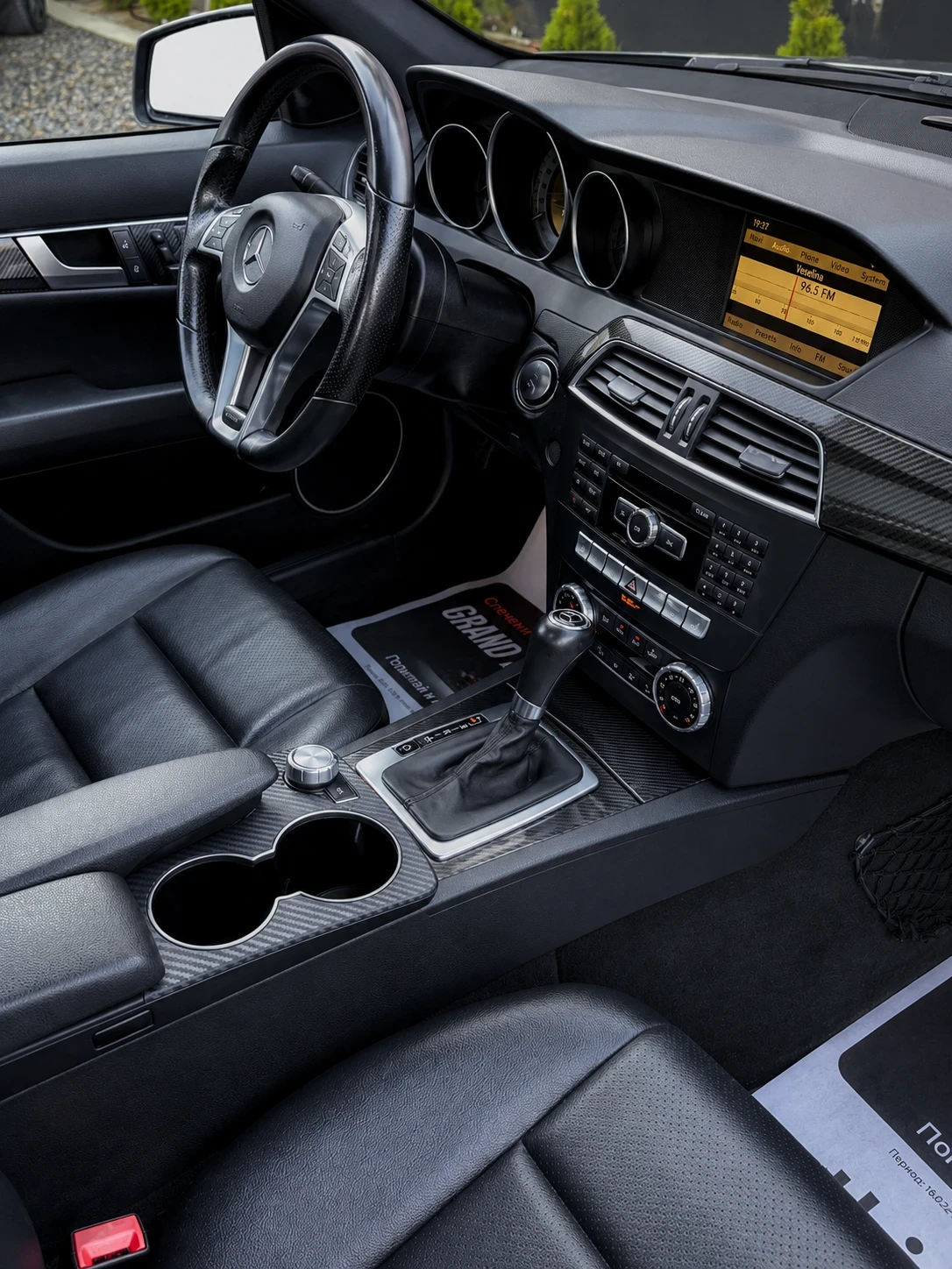 Mercedes-Benz C 350 306HP| AMG LINE| 7G| PANO| CAMERA| 4-MATIC| ЛИЗИНГ, снимка 10 - Автомобили и джипове - 54874057