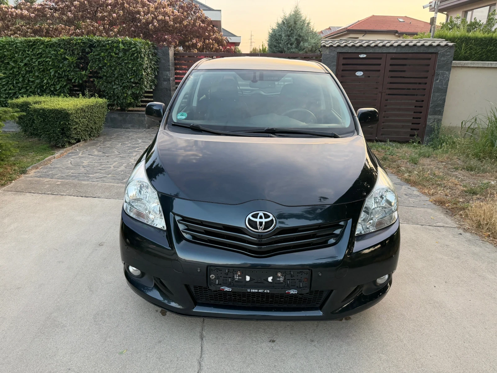 Toyota Verso 1.8i Автомат, снимка 2 - Автомобили и джипове - 55119890