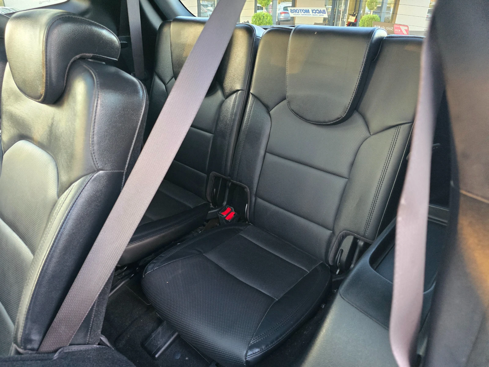 Kia Carens 1.7CRDI, 7-места, Кожа, Камера, Нави!, снимка 9 - Автомобили и джипове - 55142716