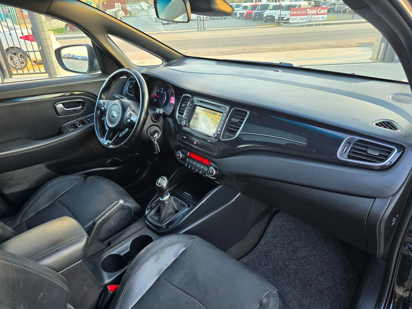 Kia Carens 1.7CRDI, 7-места, Кожа, Камера, Нави!, снимка 11 - Автомобили и джипове - 55142716
