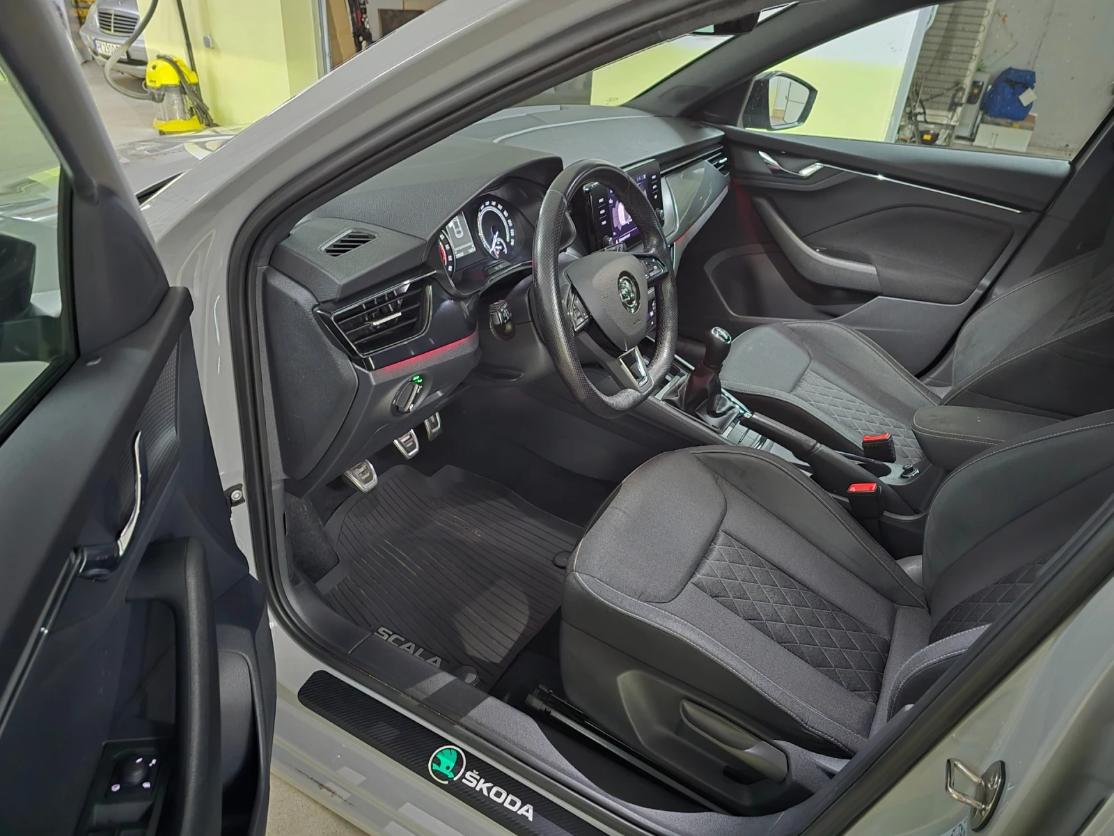 Skoda Scala 1.6TDI MONTE CARLO NARDO GREY, снимка 9 - Автомобили и джипове - 55544016