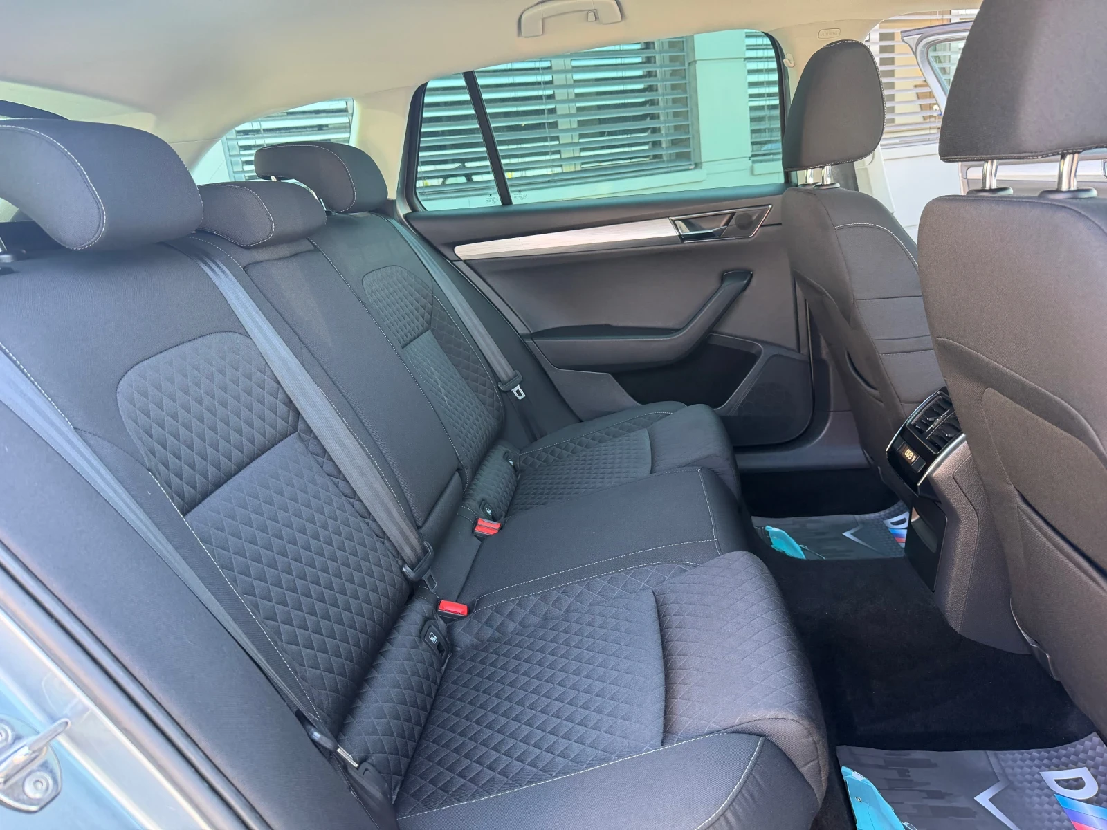 Skoda Superb, снимка 13 - Автомобили и джипове - 55569444