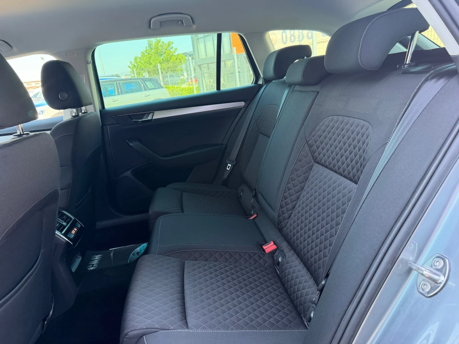 Skoda Superb, снимка 12 - Автомобили и джипове - 55569444