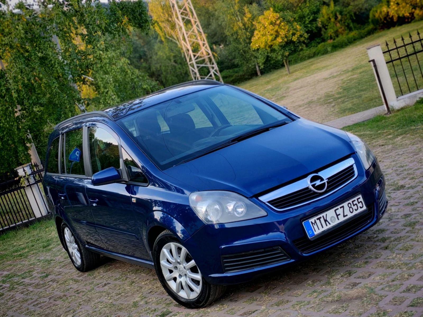 Opel Zafira 1.9CDTI(120)* 6-СКОРОСТИ* 7-МЕСТА* НОВ ВНОС* , снимка 9 - Автомобили и джипове - 55710438