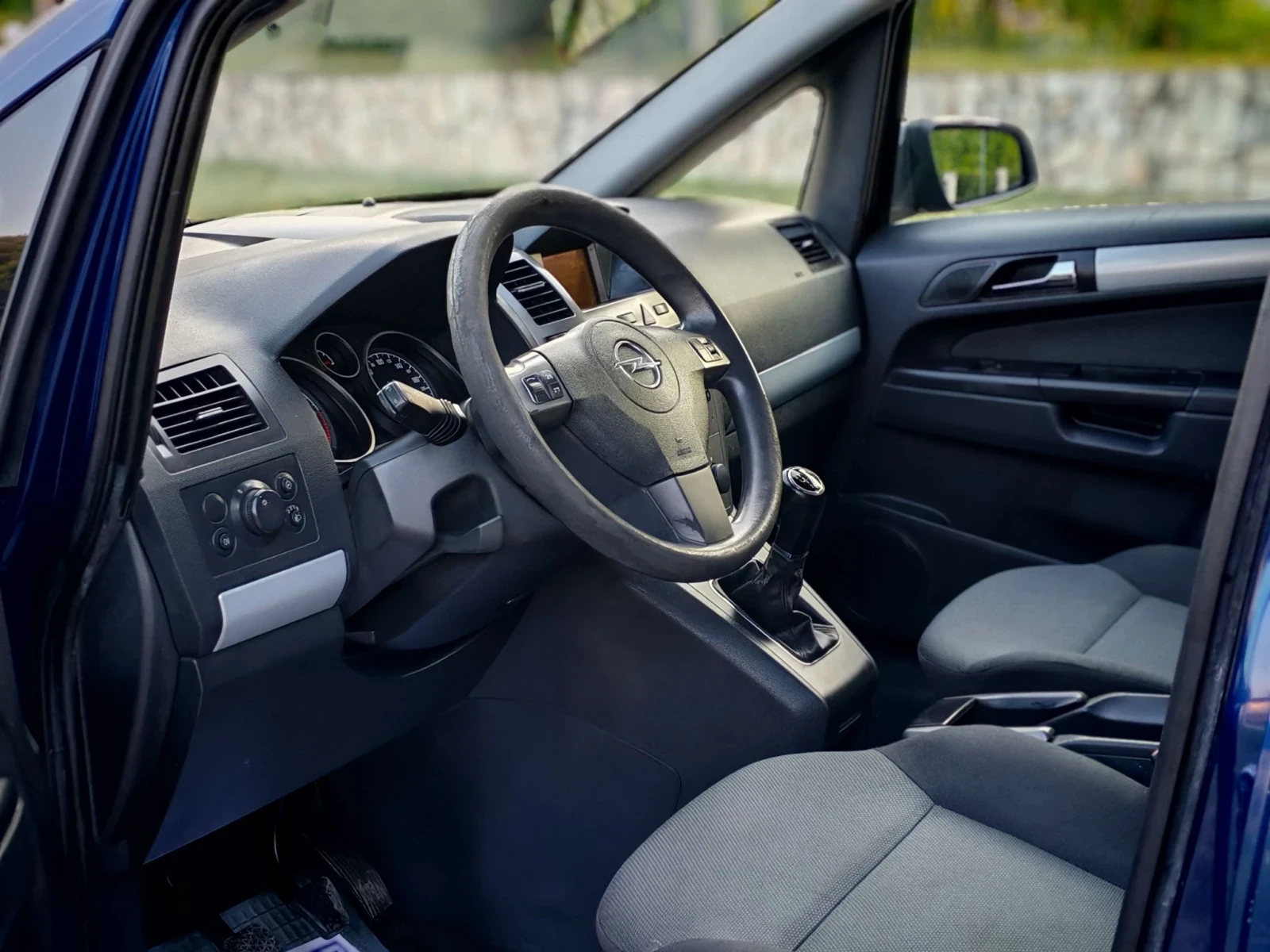 Opel Zafira 1.9CDTI(120)* 6-СКОРОСТИ* 7-МЕСТА* НОВ ВНОС* , снимка 10 - Автомобили и джипове - 55710438