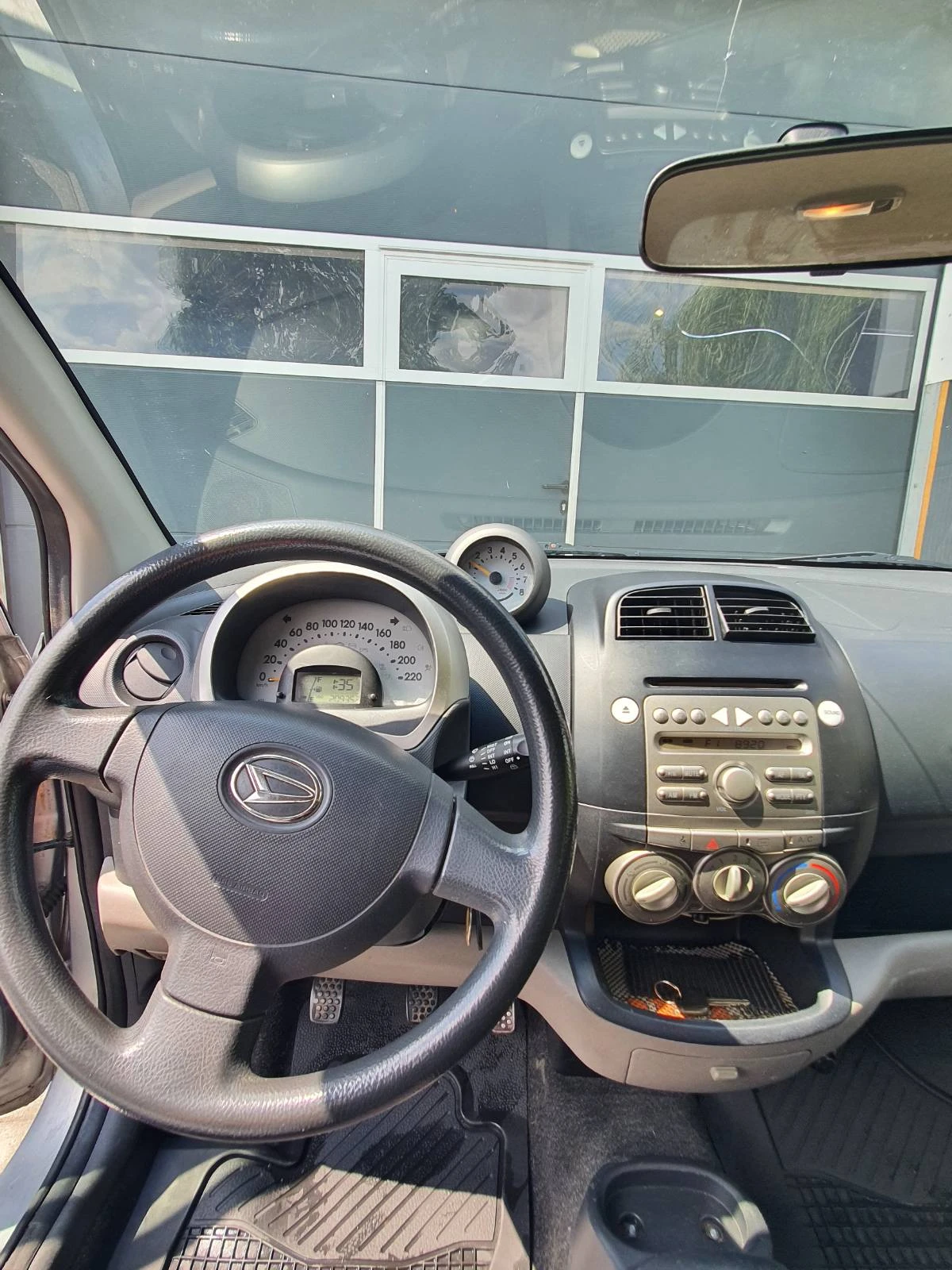 Daihatsu Sirion 1.3, снимка 11 - Автомобили и джипове - 55803102