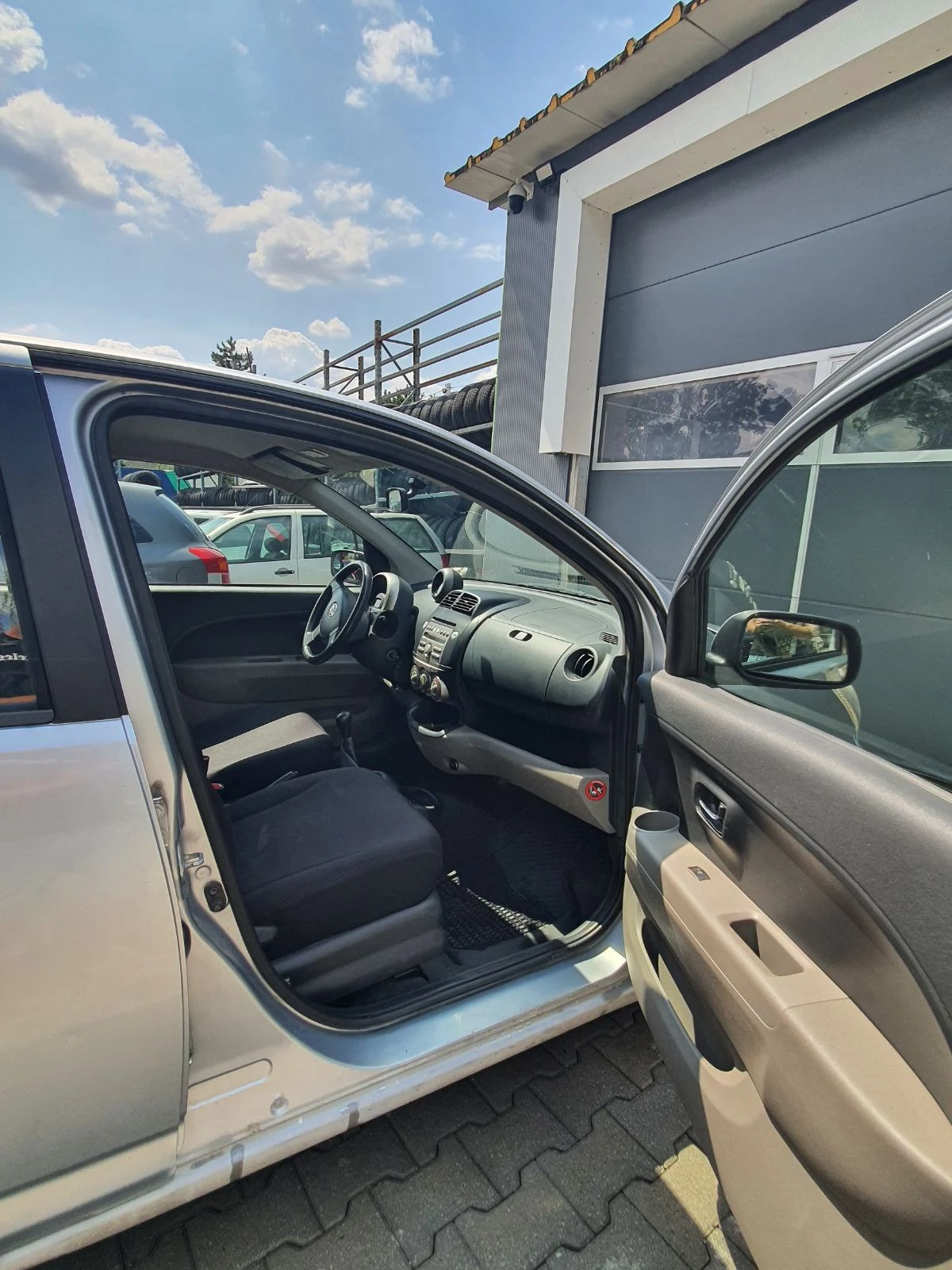 Daihatsu Sirion 1.3, снимка 7 - Автомобили и джипове - 55803102