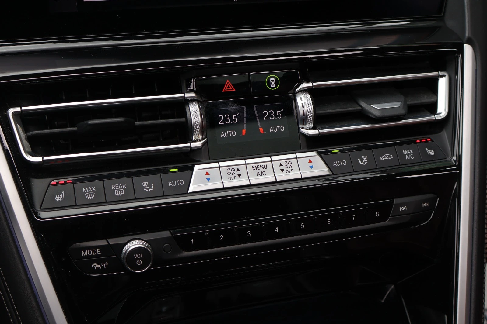 BMW 840 Gran Coupé 840 M Sport Harman/Kardon LED 360 , снимка 13 - Автомобили и джипове - 56159279