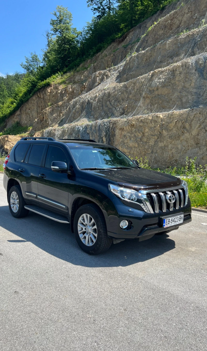 Toyota Land cruiser 2.8 /190 к.с /ДДС / 6+ 1, снимка 1 - Автомобили и джипове - 41101742