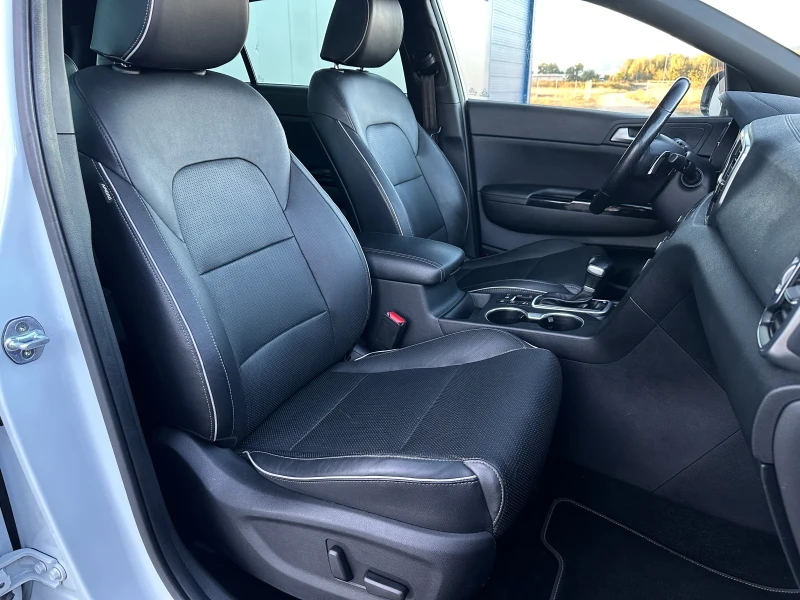 Kia Sportage 2.0 CRDi 185кс 4х4/GT Line/ Всички екстри/ История, снимка 14 - Автомобили и джипове - 52012382