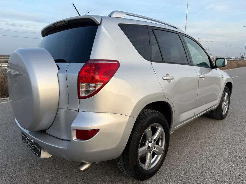 Toyota Rav4 2.2 D-4D / 4X4 / EXECUTIVE / KOJA / KEYLESS / NAVI, снимка 7 - Автомобили и джипове - 52840434