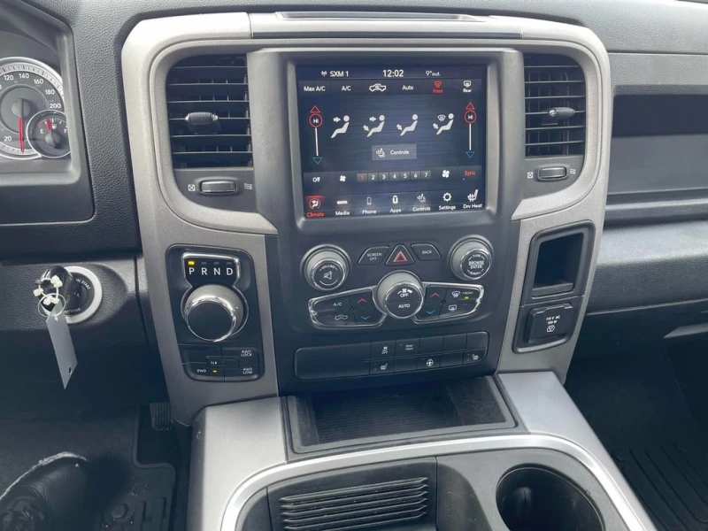 Dodge RAM 1500 * Express * CARFAX * БЕЗ ПЪРВОНАЧАЛНА ВНОСКА, снимка 9 - Автомобили и джипове - 52892768