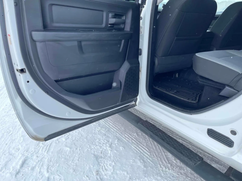 Dodge RAM 1500 * Express * CARFAX * БЕЗ ПЪРВОНАЧАЛНА ВНОСКА, снимка 15 - Автомобили и джипове - 52892768