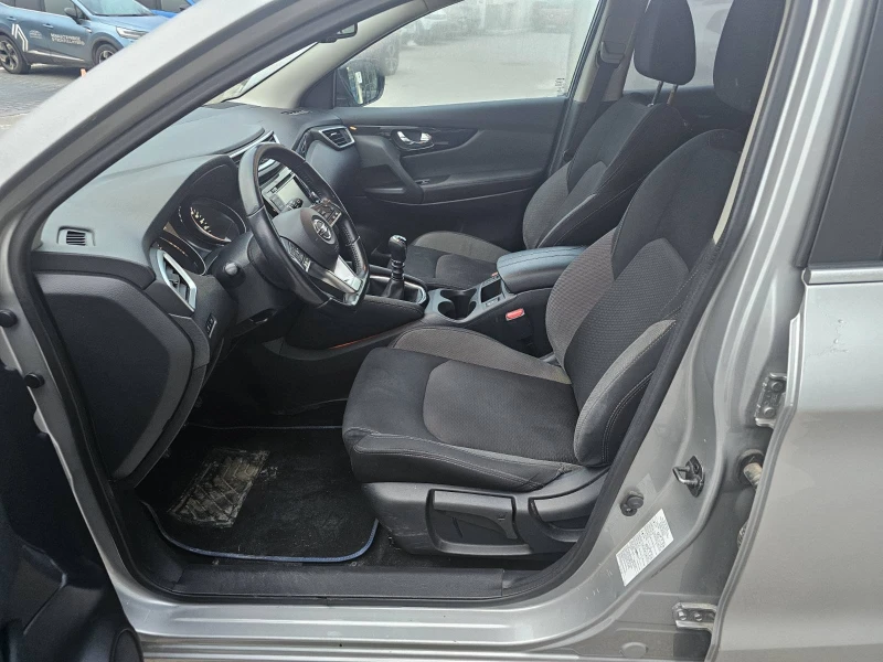 Nissan Qashqai 1.3 TCe 140 4x2, снимка 13 - Автомобили и джипове - 53461974